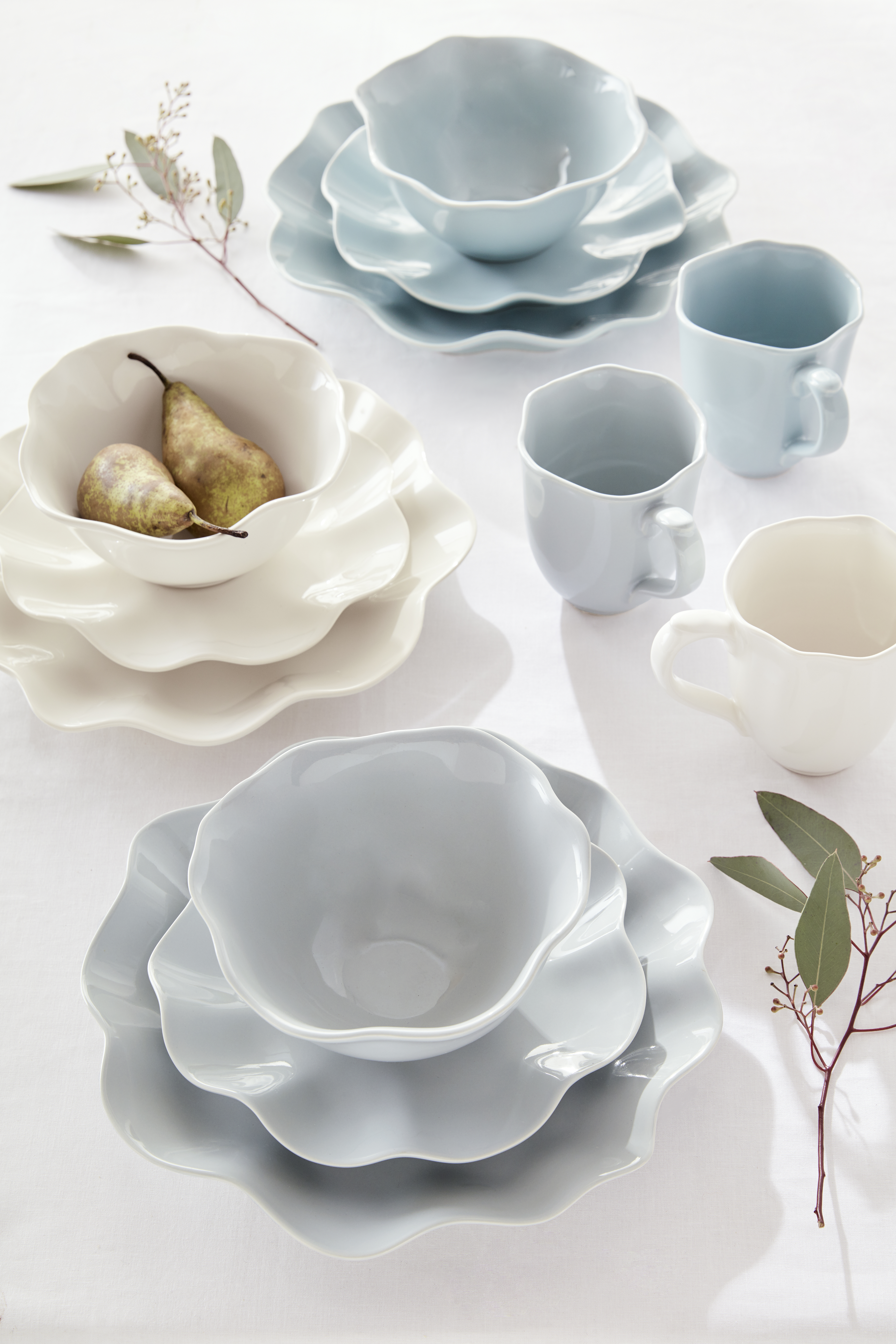 Sophie Conran Floret 4 Piece Place Setting- Dove Grey image number null